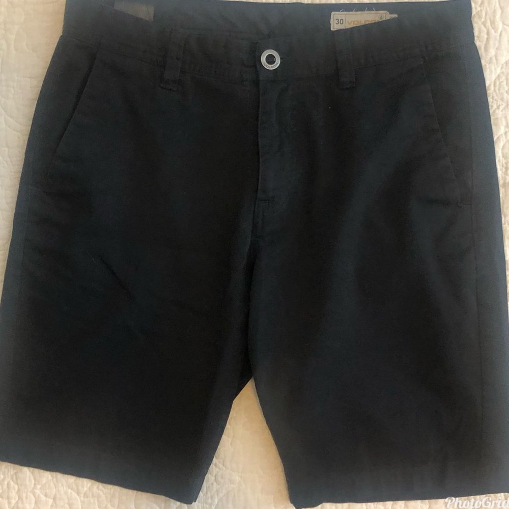 Bundle Of 2 Pairs Of Volcom Shorts - image 6